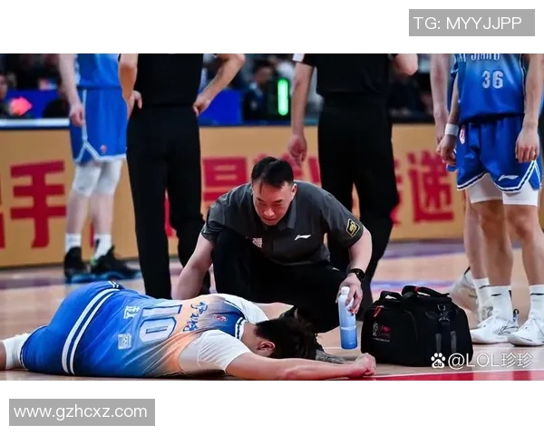 季后赛突发消息震动全场 关键球员宣布离队 球迷难舍告别瞬间